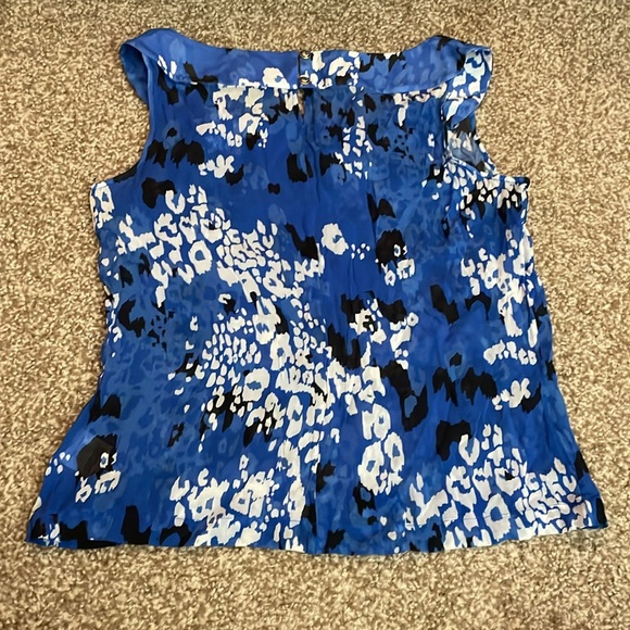 St John Printed Silk Sleeveless Blouse - Picture 2 of 5